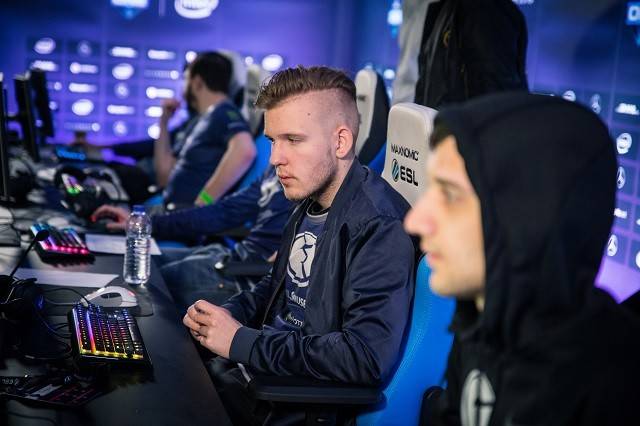 传闻：dev1ce即将加入 100 Thieves