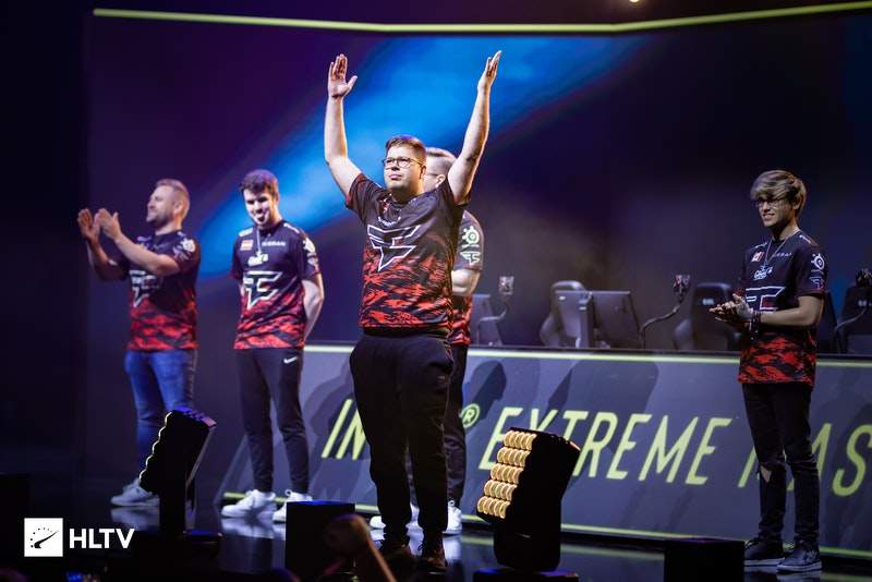 亚索时隔1685天再度在LPL的上单出场