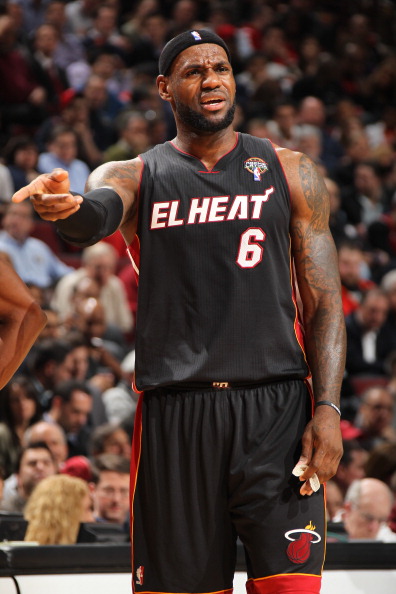 [NBA]福克斯突破高抛 连线科内特空接暴扣